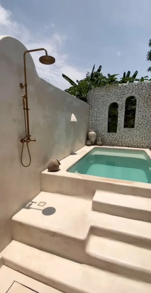 Oasi dAcqua e Pietra Viaggio tra Piscine da Sogno 7