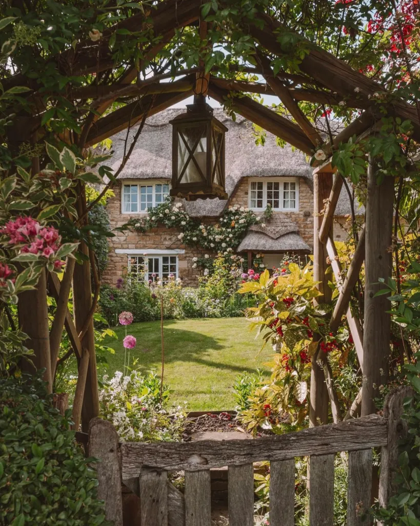 Il Ritorno alla Vita dei Cottage della Campagna Inglese 13